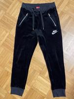 Nike Samt/Velours Sport Jogginghose Schwarz Gr.S(36) Düsseldorf - Urdenbach Vorschau