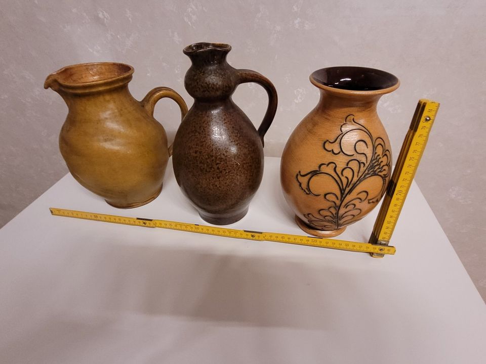 9 dekorative Keramikvasen, verschiedene Größen, braun glasiert in Wörth a. Main