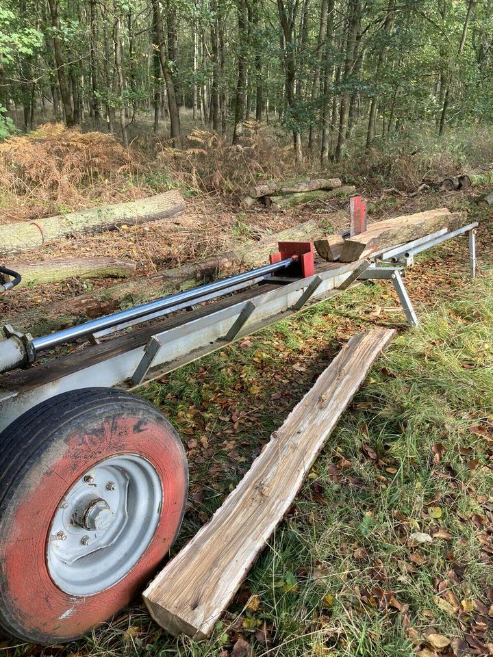 Holzspalter Weidepfähle Mbtrac Deutz Holz fendt Wald in Peine