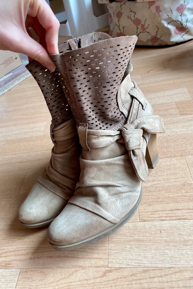 Schicke, hochwertige MJUS Wildleder Stiefeletten beige Größe 40 in Schimberg