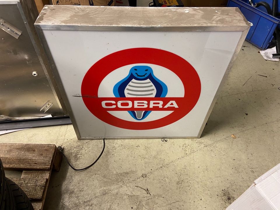 Werbeschild  Lichtwerbung Jaguar Cobra Leuchtreklame  Werkstatt in Düsseldorf