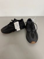 Adidas Yeezy Boost 700 unversalschwarz Stuttgart - Stuttgart-Mitte Vorschau