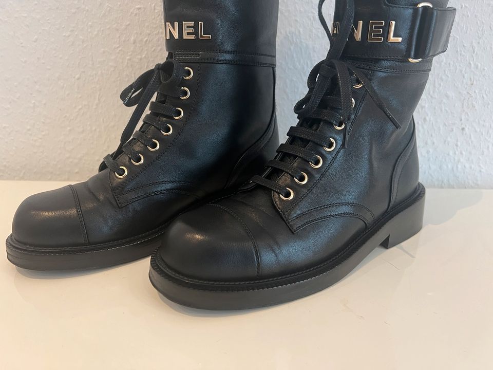 CHANEL Stiefel ❤️Full Set ❤️ 1x getragen in Düsseldorf