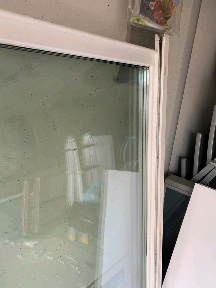 Fenster mit Panzerrollo u. Führungsschienen in Herne