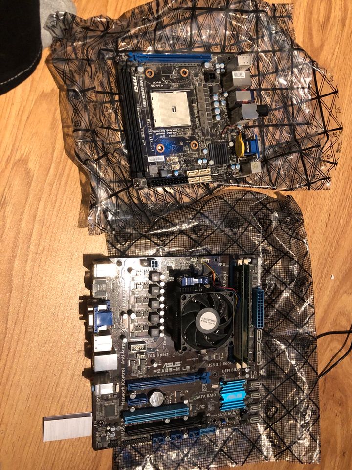 2 Mainboards: Asus, msi in Brokstedt