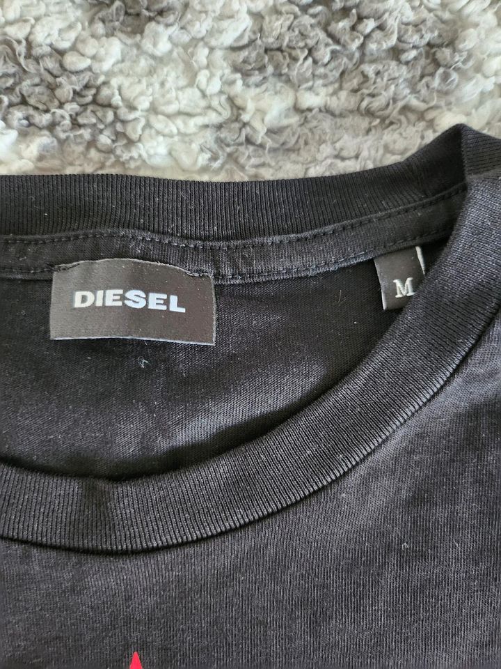 Diesel Herren T-Shirt gr.M in Ostelsheim