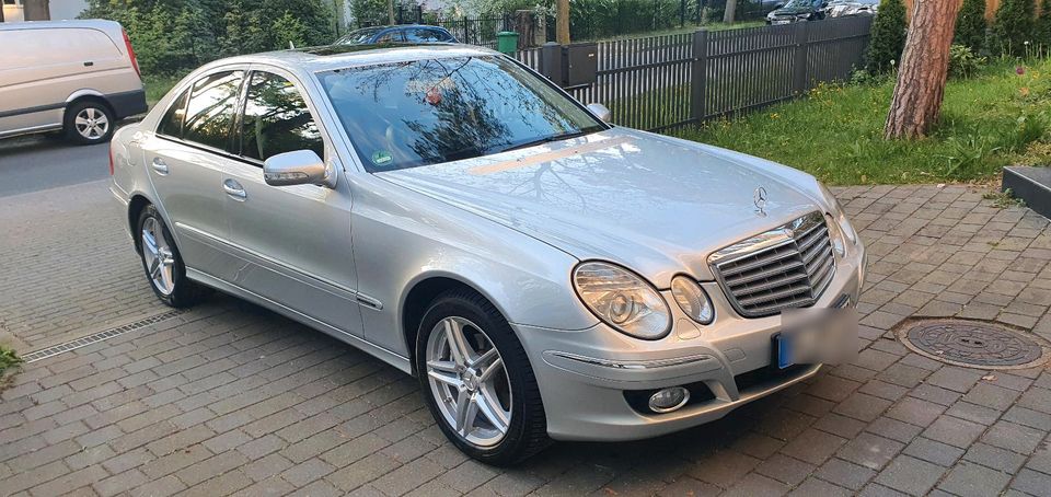 Mercedes Benz E320 cdi  Elegance W211 Mopf Facelift in Berlin