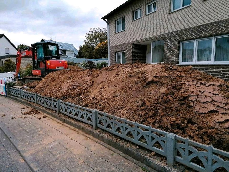 Baggerarbeiten!! in Nideggen / Düren