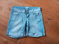 Verkaufe Shorts Herren Esprit Größe 29 Sachsen - Zwenkau Vorschau