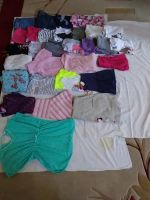 33-teiliges Kleiderpaket für Mädchen Größe 122 Essen - Essen-Stadtmitte Vorschau