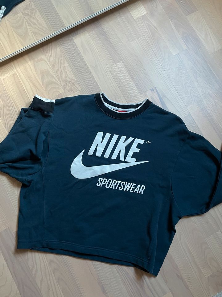 Nike sportswear sweater in Essen