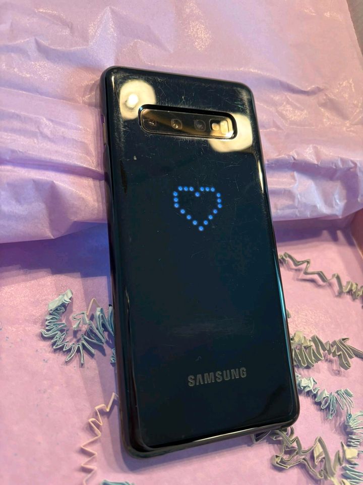 Samsung Galaxy S10 plus LED Cover in Bielefeld