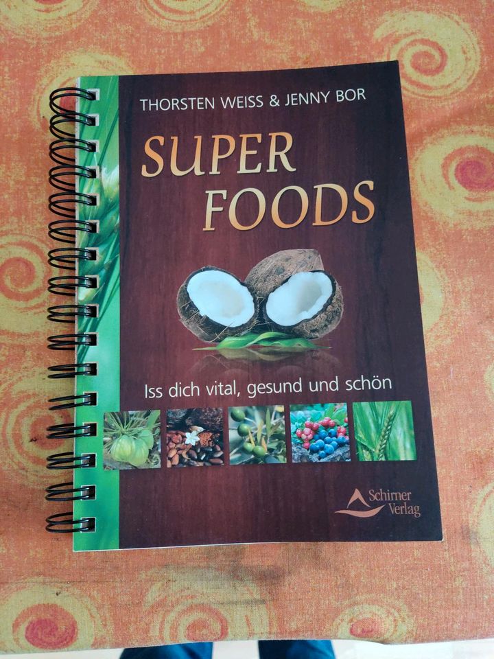 diverse Kochbücher Vegan Rohkost - reinschauen. Es kommen immer n in Erkrath