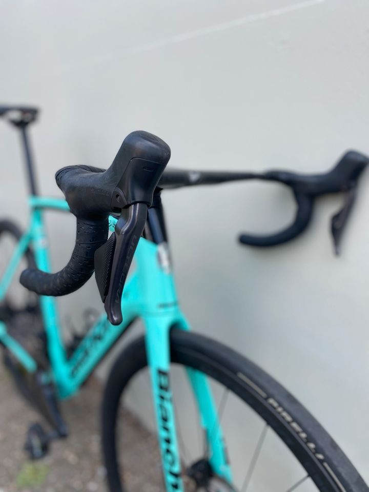 TOP BIANCHI OLTRE XR4 Disc Carbon Rennrad,Shimano Ultegra Di2 C36 in Nürnberg (Mittelfr)