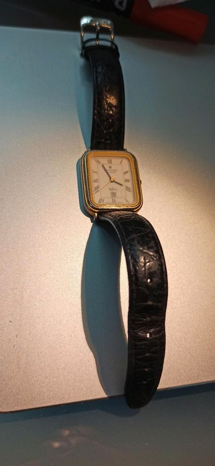 Damenuhr Junghans Noblesse mit Lederarmband in Wiehl