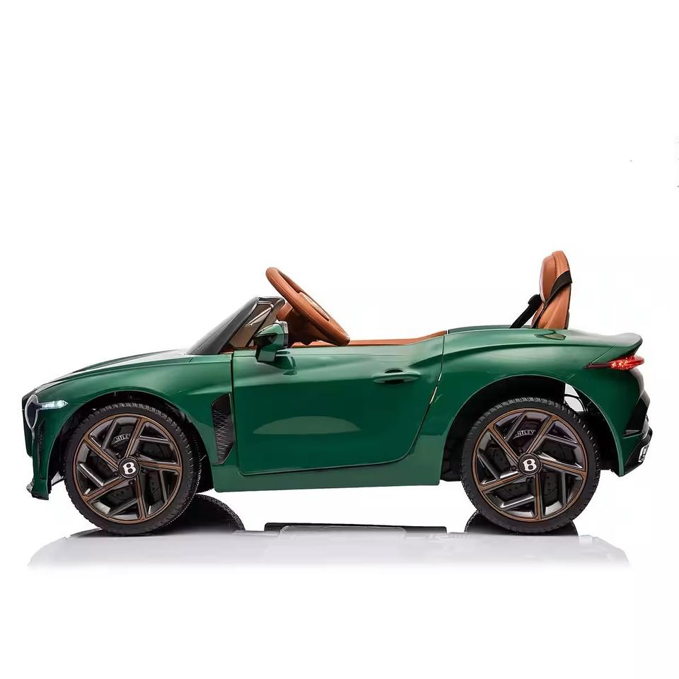 Kinderfahrzeug Neu Kinderauto Akkuauto Elektroauto Bentley in Hamburg
