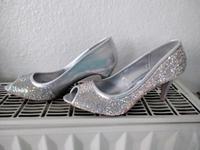 Pumps silber Glitzer Gr.39/40 neu Niedersachsen - Katlenburg-Lindau Vorschau