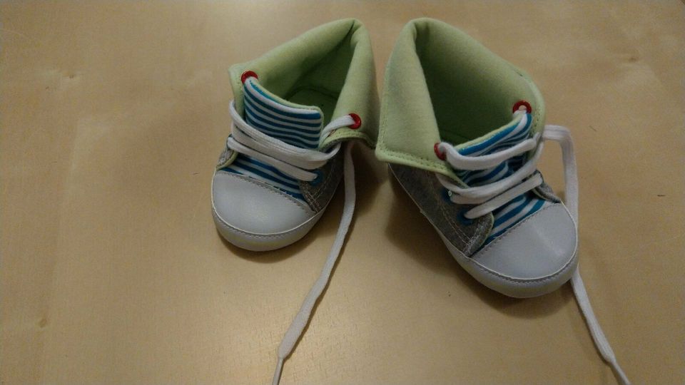 Babyschuhe neu ca. Größe 68¿? in Höchstadt