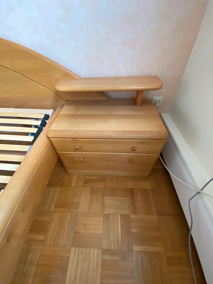 Doppelbett Ehebett Erle geölt massiv in Celle