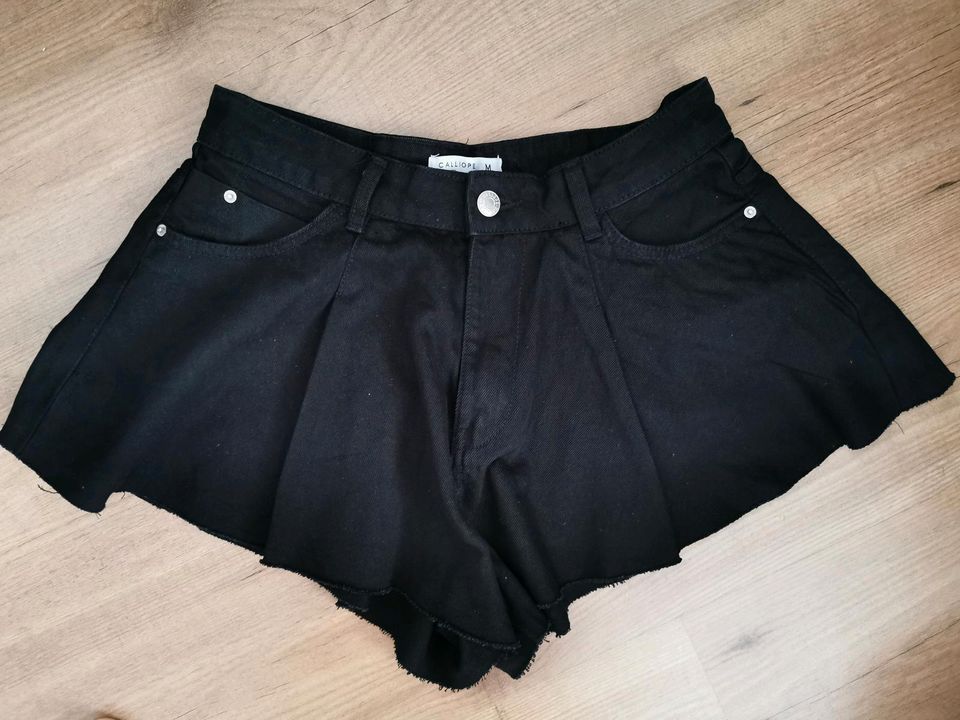 Kurze Hose Hotpants Black Denim in M in München