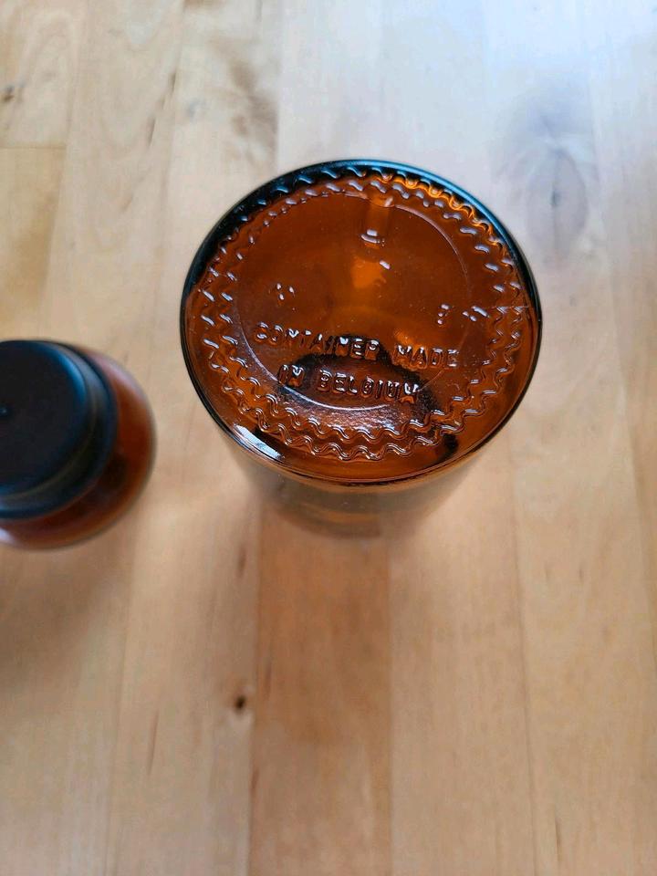 Apothekerglas braun alt Container made in Belgium nur Abholung in Herrenberg
