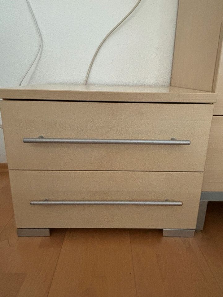 Schubkasten Nachtkästchen Schubladen Schrank Holz beige in Königsbrunn