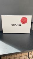 Chanel Dekoration Kiste Karton Original schwarz weiß Hessen - Pohlheim Vorschau