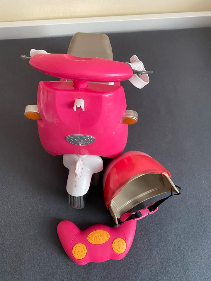 Baby Born Roller mit Helm in Essen