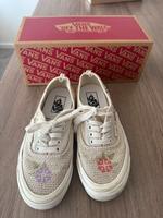 Vans Stiched Together Classic Blumenmuster 38,5 Aachen - Aachen-Haaren Vorschau
