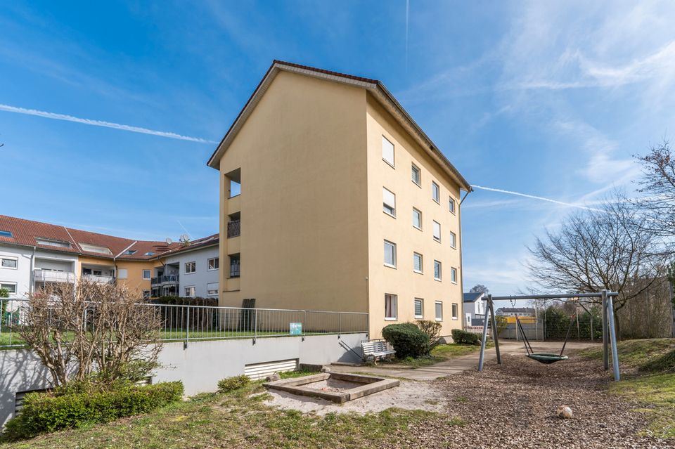 3,5-Zimmerwohnung in zentrumsnaher Lage - Perfekt mit  Einbauküche - Loggia - Außenstellplatz in Bad Säckingen