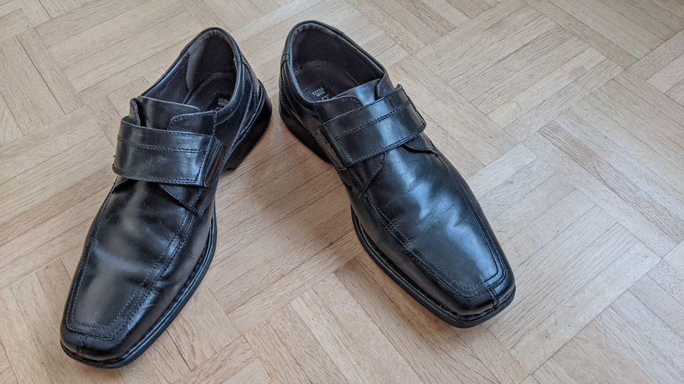 Schwarze Halbschuhe in Größe 44 zu verkaufen! in München