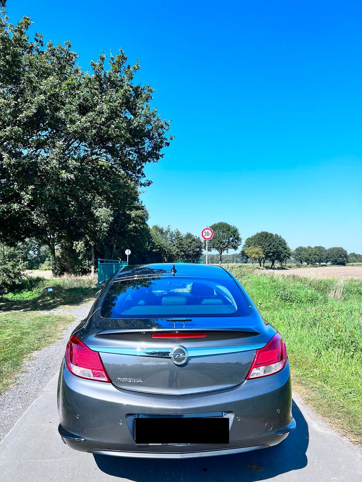 Auto Opel Insignia genau wie neu ohne Probleme in Sassenberg