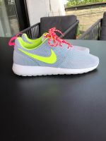 Nike Sneaker, Sportschuhe, Größe 38 Rheinland-Pfalz - Pracht Vorschau