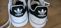 Adidas Originals  Damen Schuhe  in 39 in weiß mit schwarzen Stre Baden-Württemberg - Heddesheim Vorschau