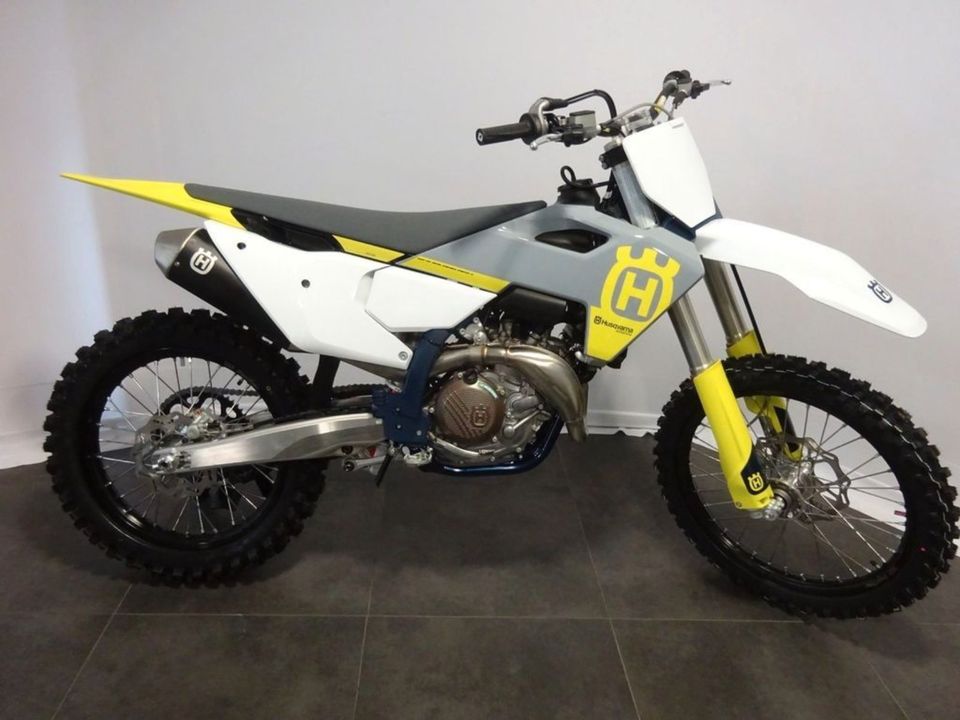 Husqvarna FC 450 MODELL 2023 Aktionspreis / Neufahrzeug in Kleinmachnow