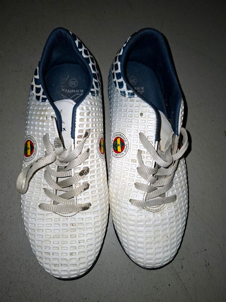 Fußballschuhe G.39 Fenerbahce in Gladbeck