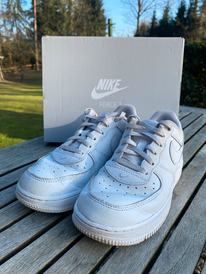 Nike force 1 weiß sneaker Größe 35 wie neu in Neu Wulmstorf