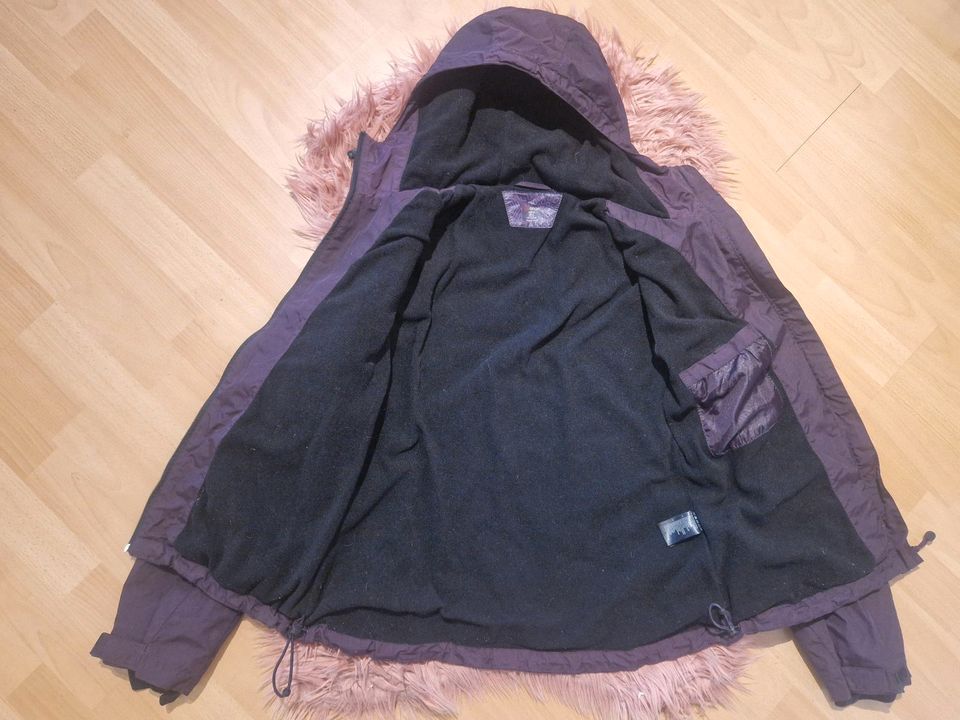 schöne H&M Sport Damen Jacke 40 L in Kellinghusen