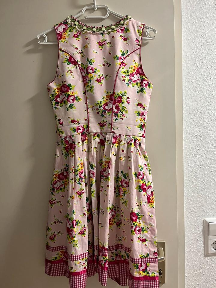 Krüger Madl Dirndl, rosa/pink mit Blumenmuster, Größe 34 (XS) in Stuttgart