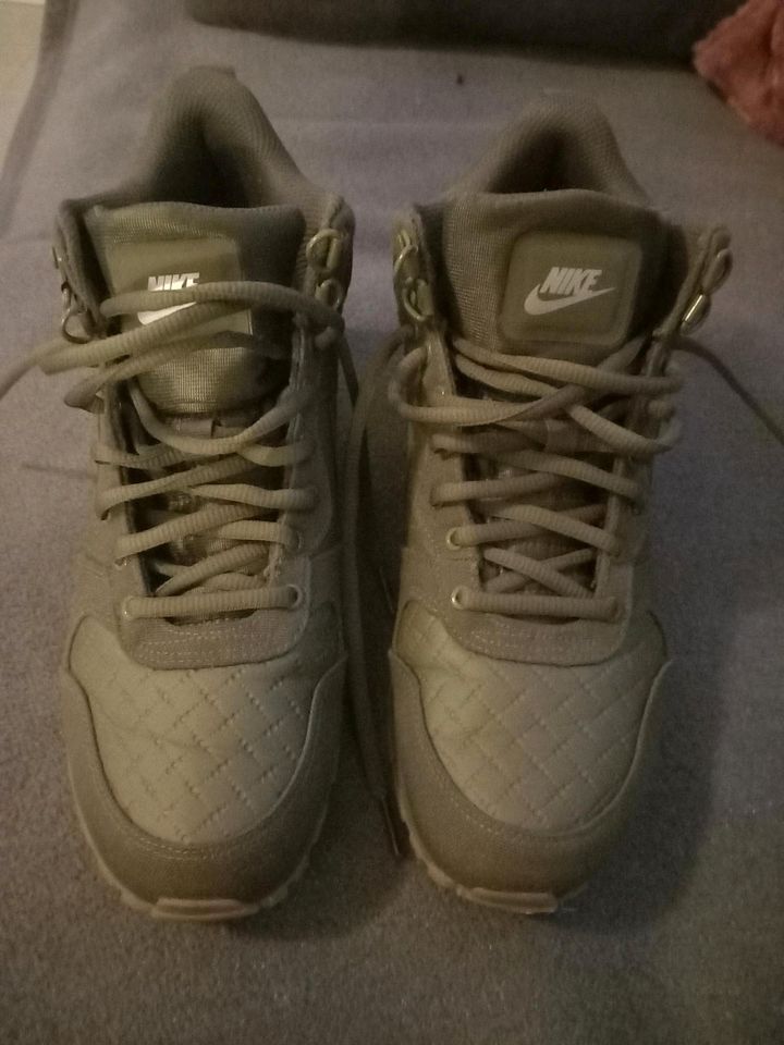 Nike schuhe high sneaker 40,5 Farbe kaki in Düsseldorf