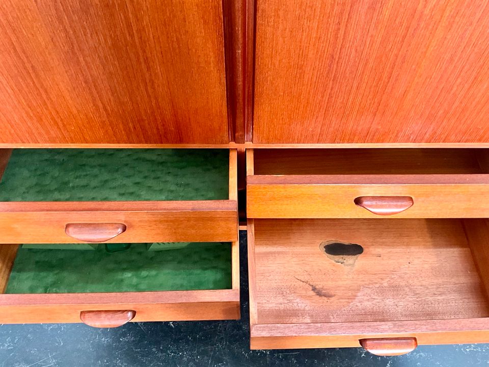 Mid-Century 60er Vintage Danish Design Teak Kommode Highboard in Hamburg