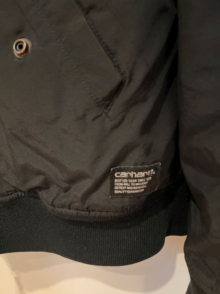 Carhartt Bomberjacke in München