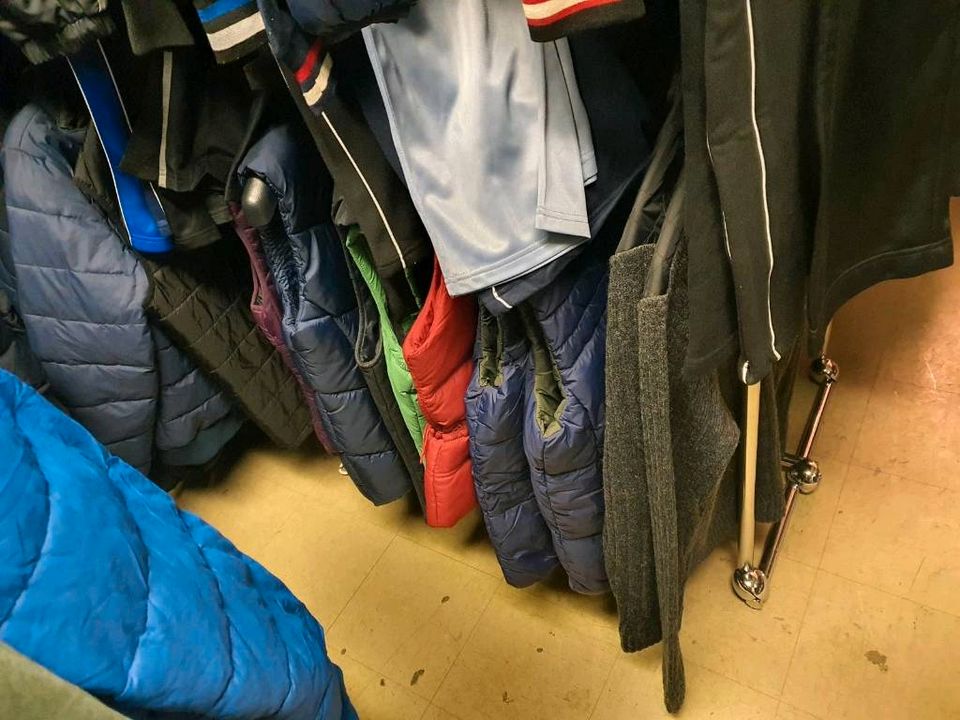 Restposten Herren Marken Kleidung,Jacken,Jeans,Pullis,Hemden,Neu in Wuppertal