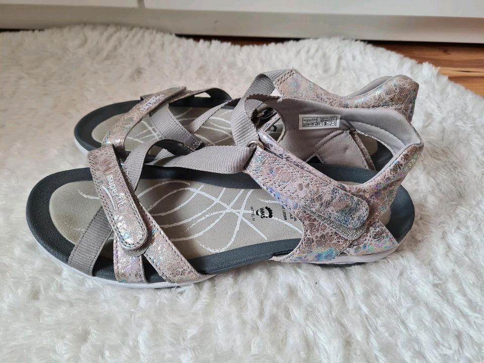 ☆NEU☆ SUPERFIT Sandalen Gr 41 in Erfurt