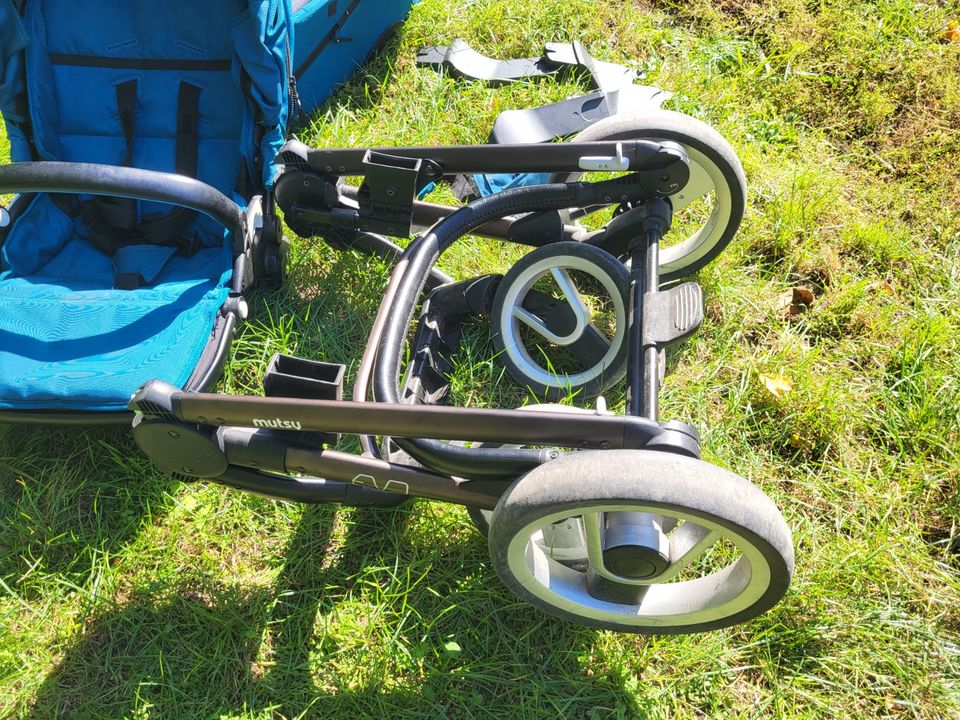 Mutsy Evo Kinderwagen mit Babyschale und Sportaufsatz in Schwichtenberg