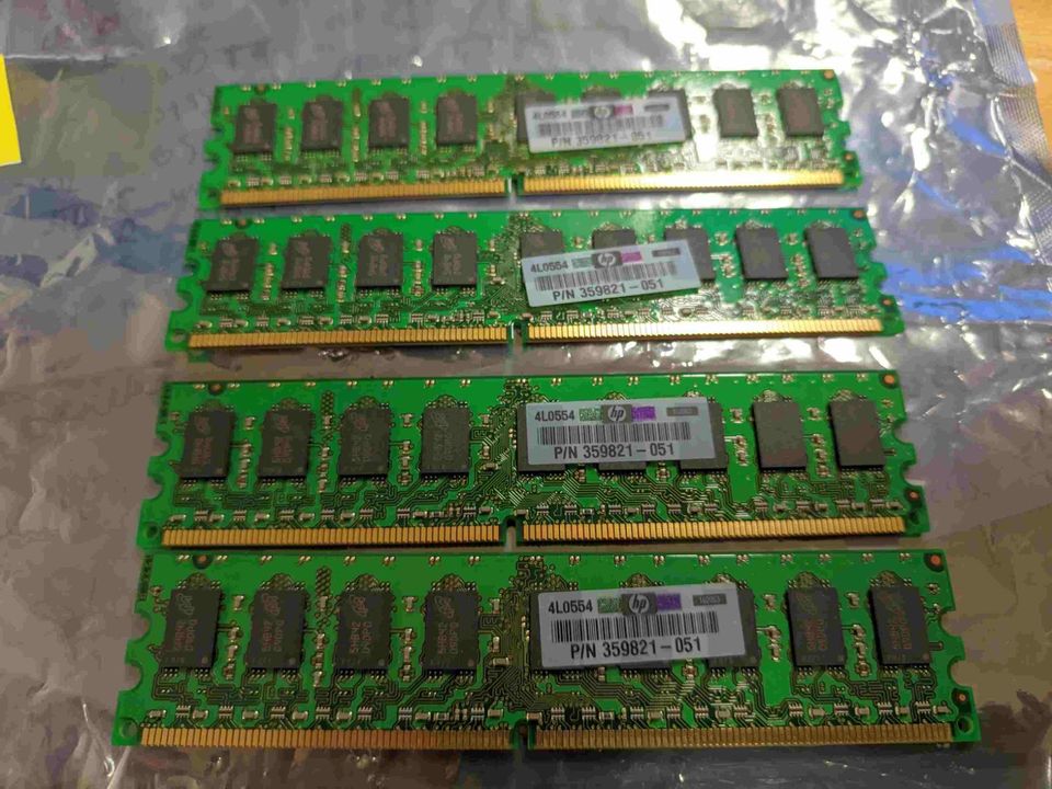 2GB 4x512MB Micron ECC DDR2 DIMM 240-Pin RAM PC2-4200E 533MHz in Köln