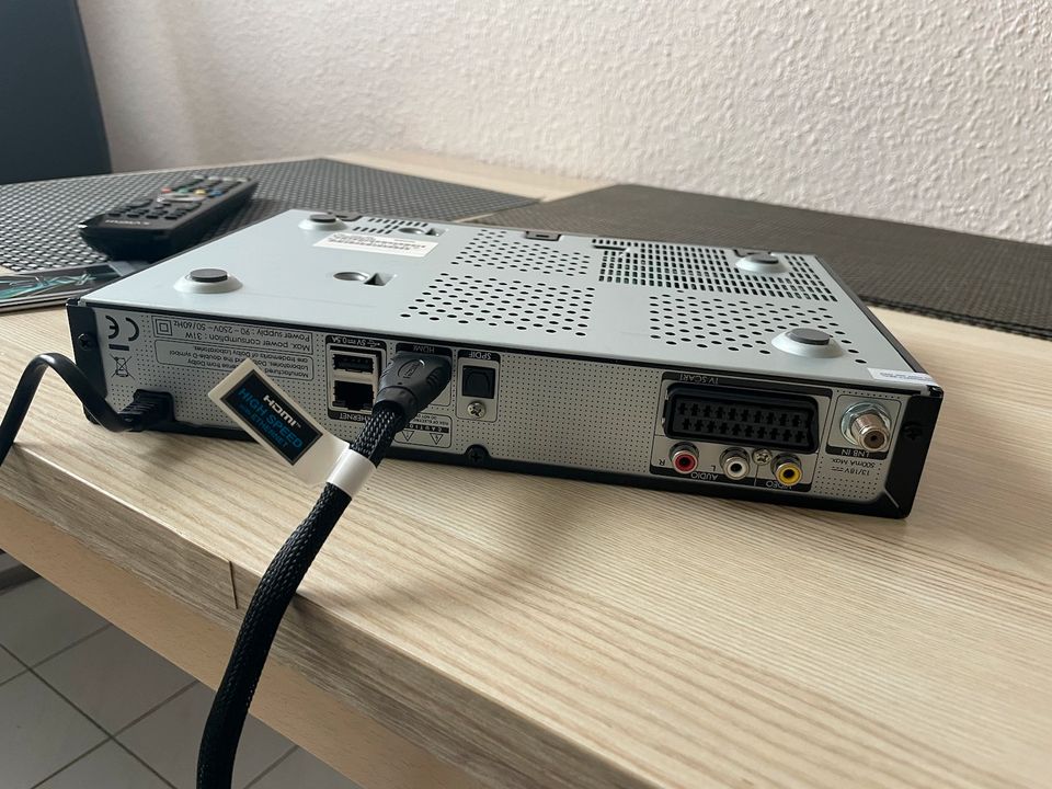 Humax Fox Digitaler Satellitenreceiver HDTV in Hohenlockstedt