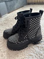 Buffalo Stiefeletten schwarz Leder mit Silber Nieten 38/39 Niedersachsen - Ahlden (Aller) Vorschau