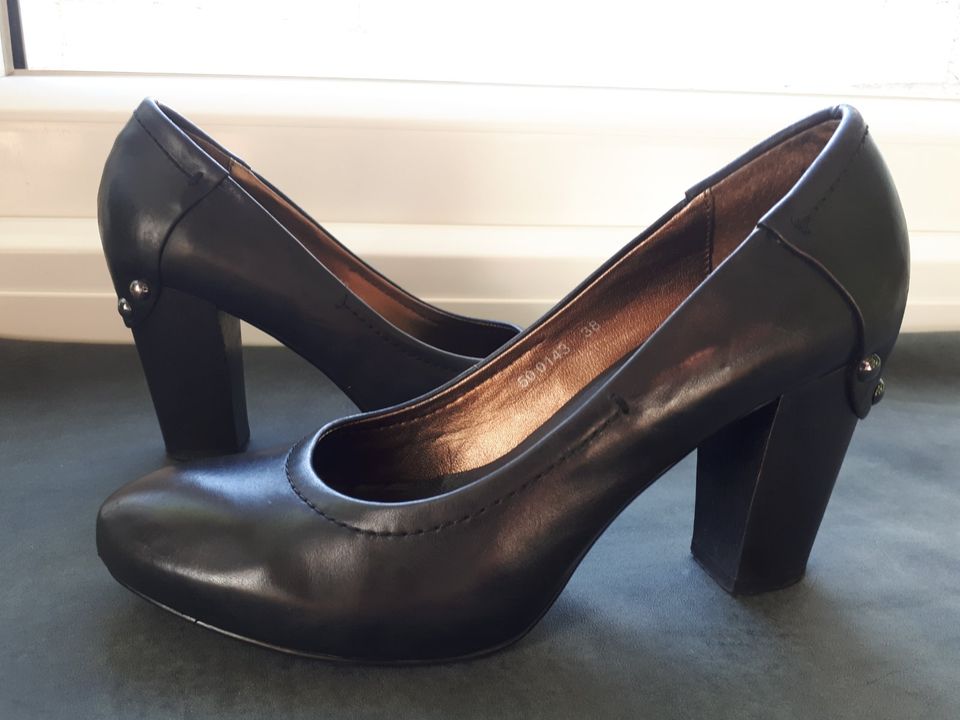 Apepazzo Plateau-Pumps Gr. 39 Leder Schwarz in Mengkofen