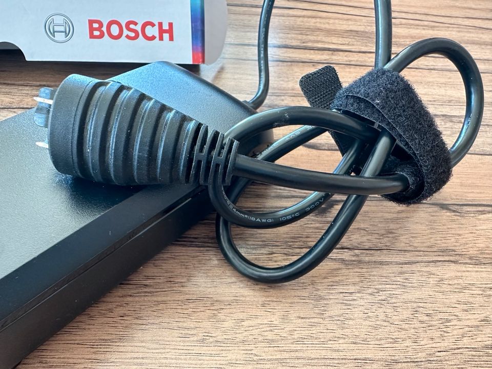 Bosch Compact Charger 100-240 V Ladegerät eBike Systems in Rinteln